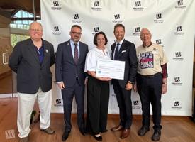 Holloway big check photo