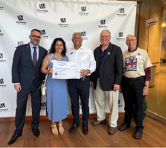 Check Photo with the Desjardins